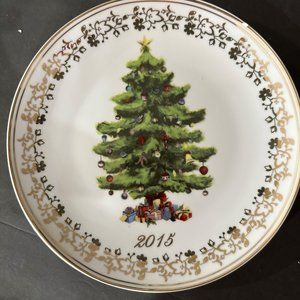 Avon 2015 Collection Chirstmas Tree Plate, 18K Gold Accent
